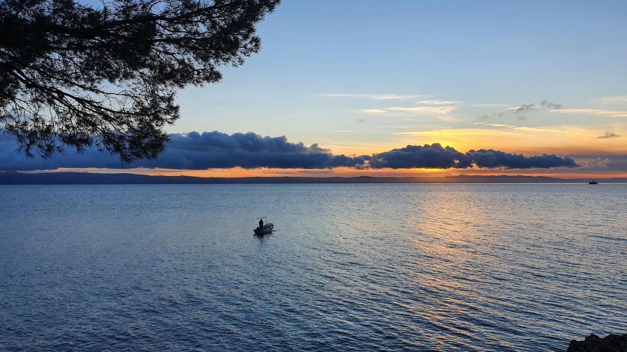 Spacious Family Apartment Near The Beach Makarska Exterior foto