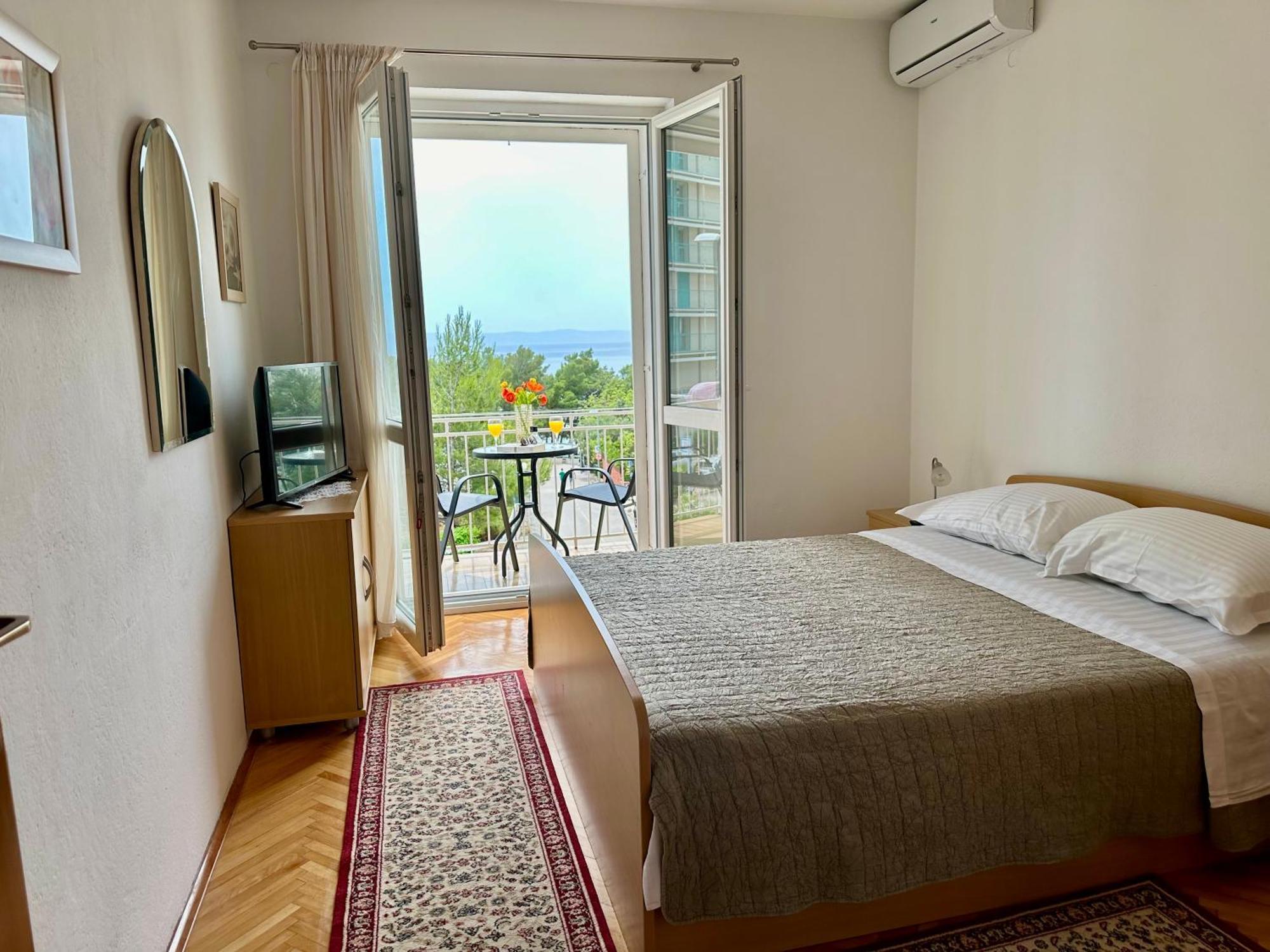 Spacious Family Apartment Near The Beach Makarska Exterior foto