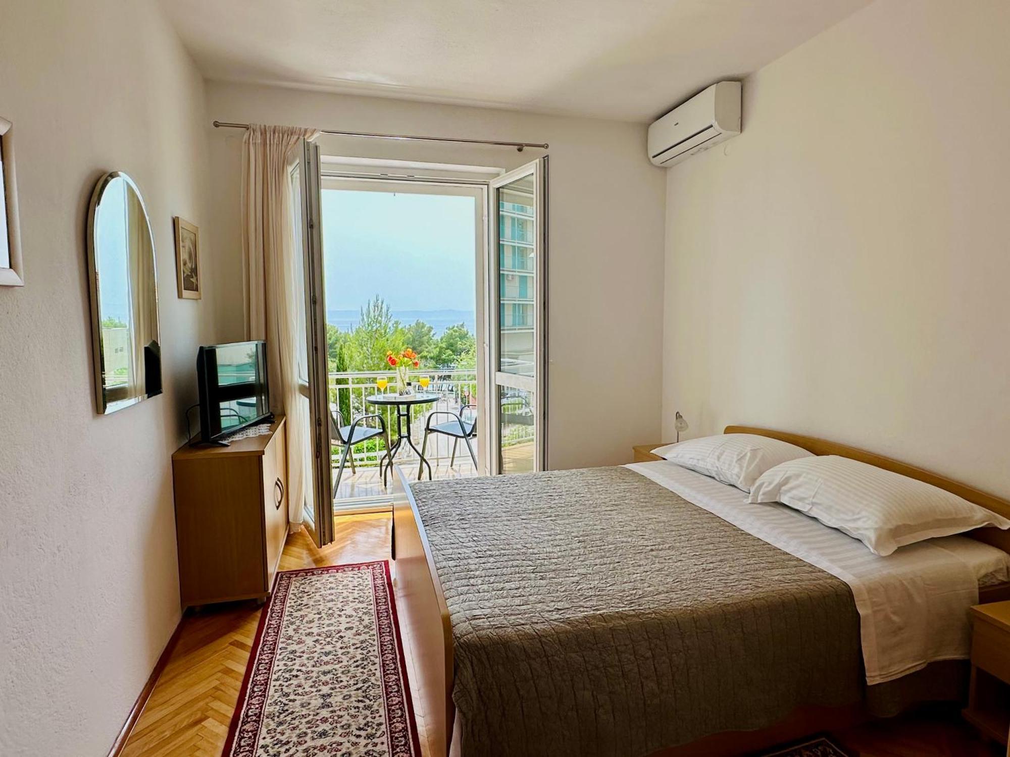 Spacious Family Apartment Near The Beach Makarska Exterior foto