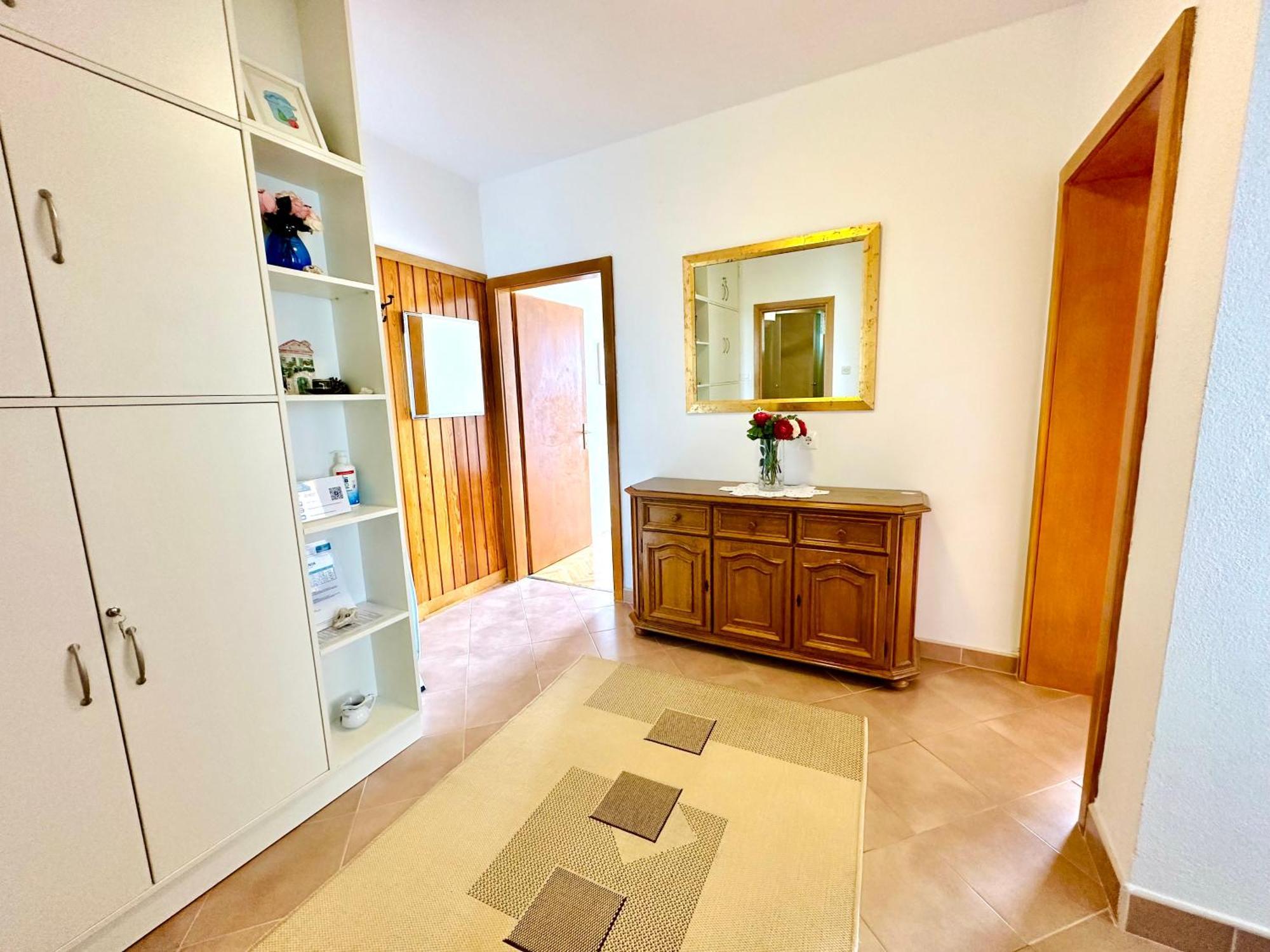 Spacious Family Apartment Near The Beach Makarska Exterior foto